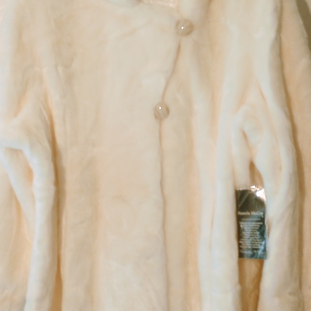 Pamela McCoy Cream Faux Fur Coat - Picture 3 of 10